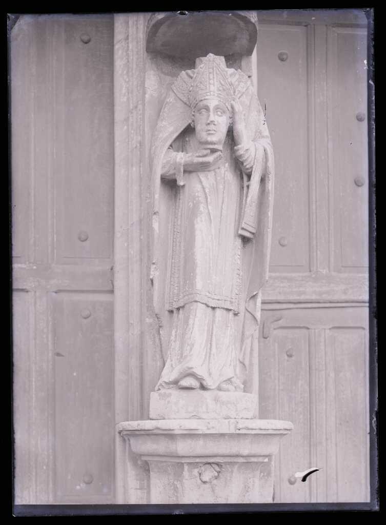 Ressource Statue De Saint Denis Mnesys