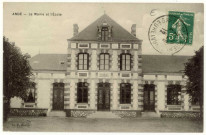 Andé. La Mairie et l'Ecole.