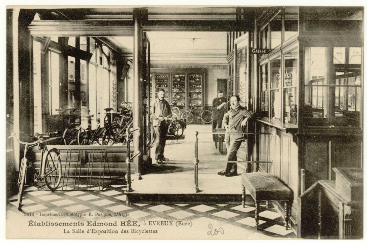 Evreux-Ville. Etablissements Edmond Hée, à Evreux-La Salle d'Exposition des Bicyclettes.