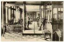 Evreux-Ville. Etablissements Edmond Hée, à Evreux-La Salle d'Exposition des Bicyclettes.