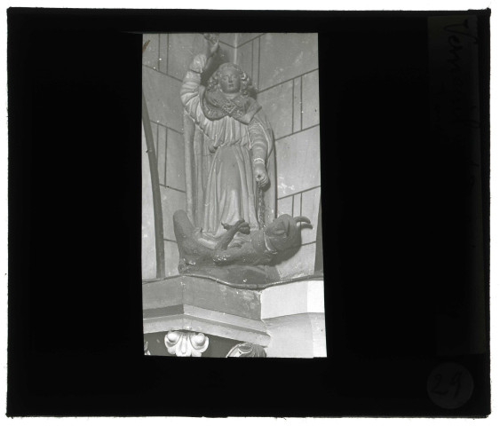 Église de La Madeleine à Verneuil-sur-Avre (Eure), statue de Saint-Michel.