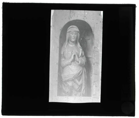 Église de Faverolles-la-Campagne (Eure), statue en bois de Saint-Avoye.