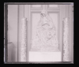 Vierge de douleur par Germain Pilon exposée au musée du Louvre de Paris (Seine).