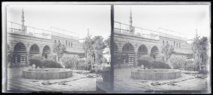 Cour intérieure et jardin de la grande mosquée de Damas.