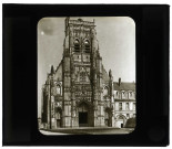 Église de Saint-Riquier (Somme), façade ouest.