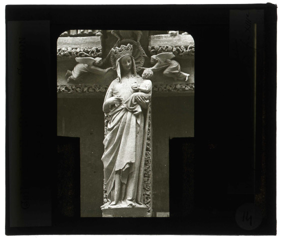 Cathédrale Notre-Dame d'Amiens (Somme), Vierge dorée.