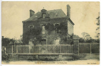 Saint-Etienne-l'Allier. Le Presbytère.