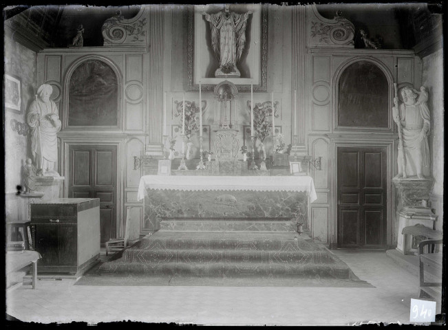 Autel de l'église des Essarts (Eure).