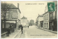 Saint-Pierre-du-Vauvray. Grande Rue.