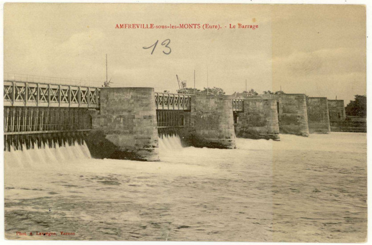 Amfreville-sous-les-Monts. Le barrage.