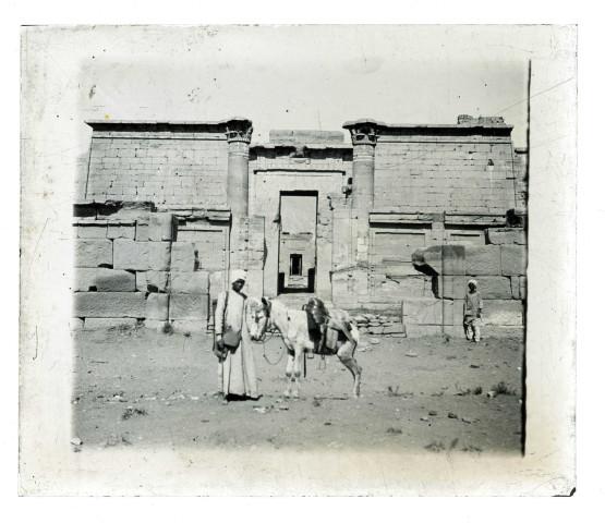 Ruines et vestiges de temple égyptien.