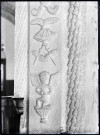 Détail d'une des piles sculptées de la nef de l'église Saint-Martin de Veules-les-Roses (Seine-Maritime)