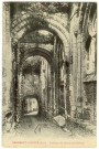 Beaumont-le-Roger. Intérieur des Ruines de l'Abbaye.