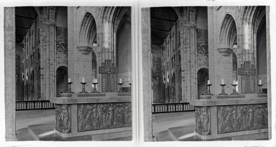 Autel de l'église abbatiale du Mont-Saint-Michel (Manche).