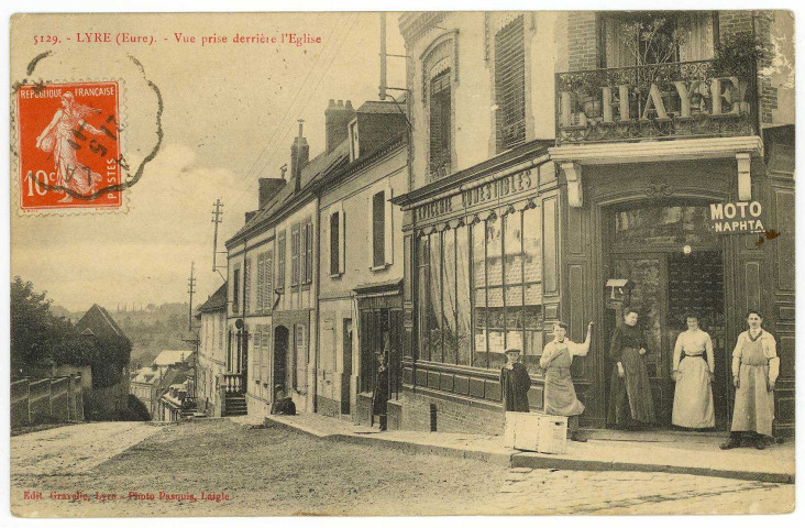 Neuve-Lyre (La). Vue prise derrière l'Eglise.