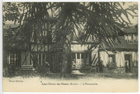 Saint-Pierre-des-Cerceuils. L'Araucaria.