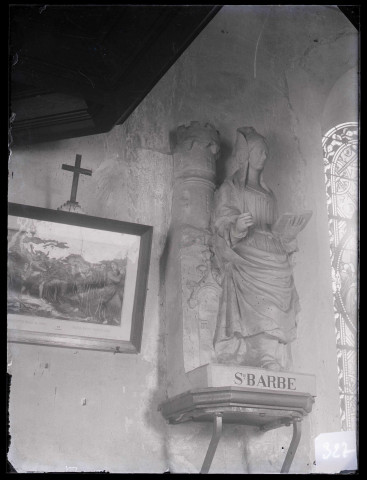 Église de Romilly-sur-Andelle (Eure), statue de Sainte-Barbe.