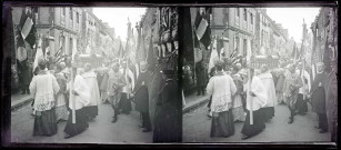 Procession en l'honneur de la béatification de Sainte-Thérèse de Lisieux à Lisieux (Calvados).
