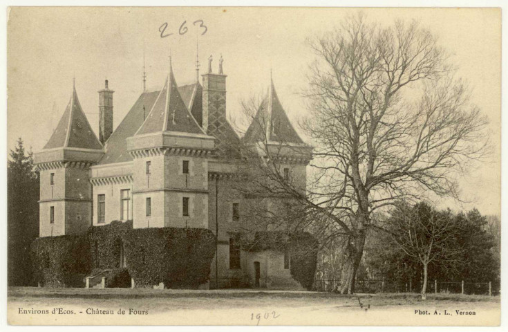 Fours-en-Vexin. Château de Fours.