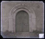 Église Saint-Clair de Saint-Clair-d'Arcey (Eure), portail ouest.