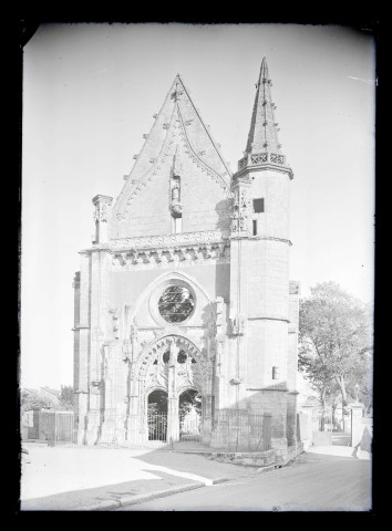 Église de campagne.