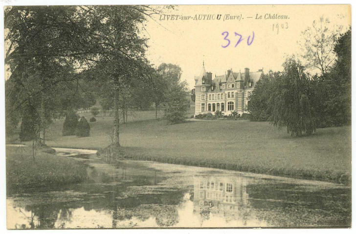 Livet-sur-Authou. Le Château.