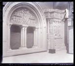 Moulage d'un portail de cathédrale, exposé au musée du Trocadéro de Paris (Seine).