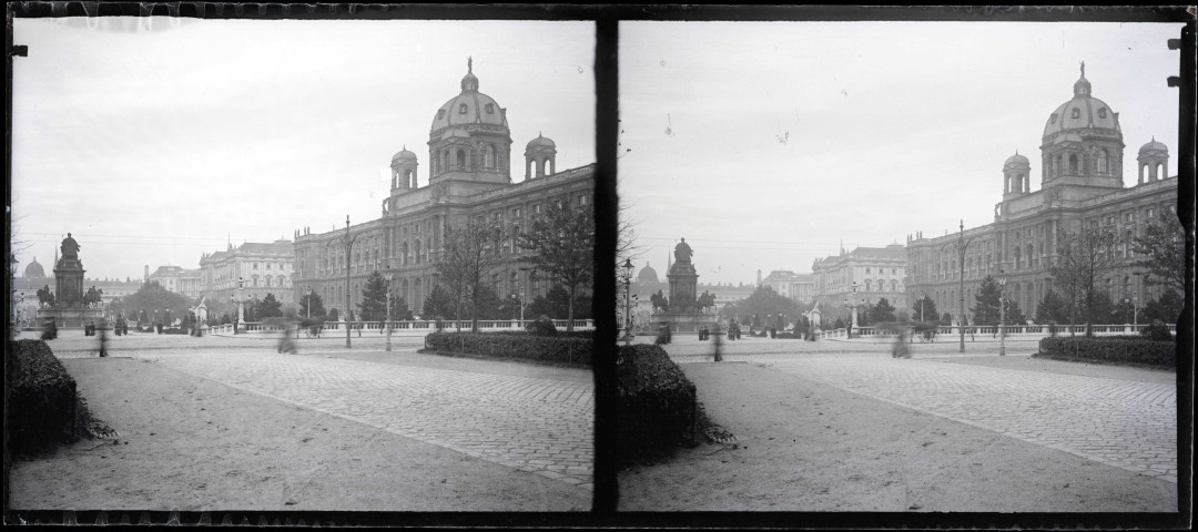 Vue d'ensemble d'un bâtiment administratif.