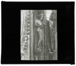 Cathédrale Notre-Dame de Reims (Marne), façade nord du transept, statue d'Ève à droite de la rose.