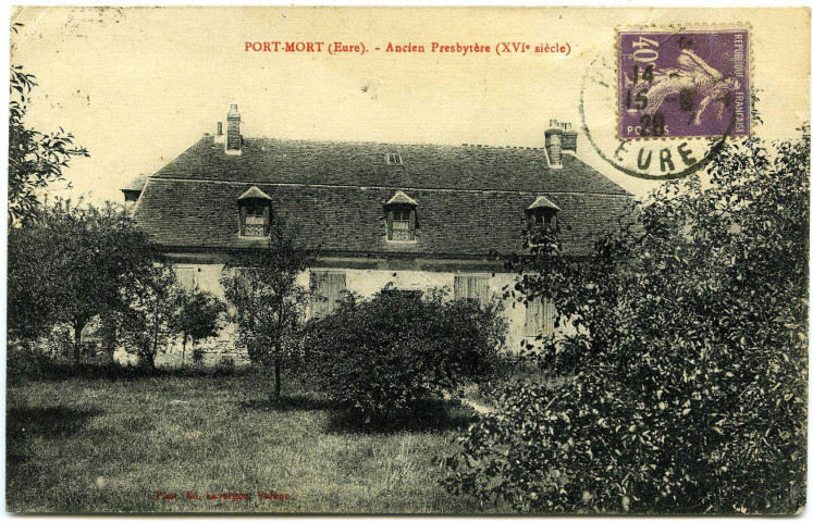 Port-Mort. Ancien Presbytère (XVIe siècle).