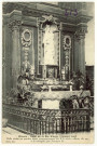 Ecouis. Autel de la Ste-Vierge, transept nord-Belle statue en marbre blanc commencement du XVe siècle, offerte, dit on, à la collégiale par François 1er.