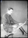 Portrait d'un homme peignant une toile représentant l'abbé Bretocq.