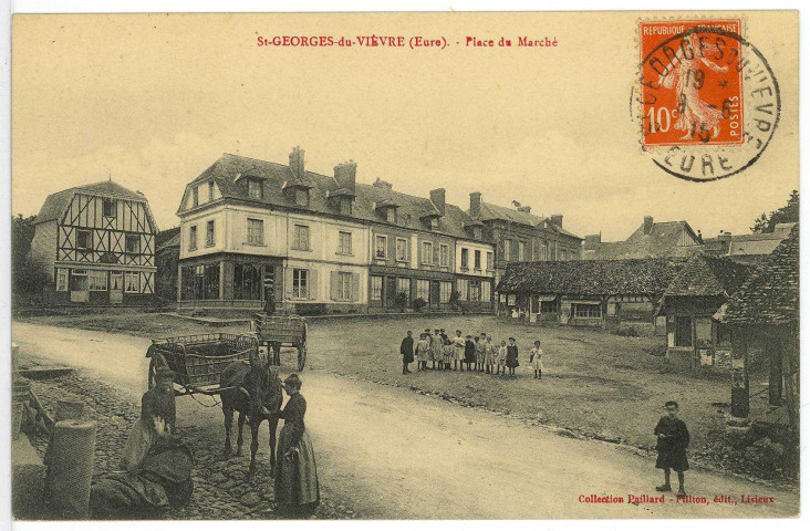 Saint-Georges-du-Vièvre. Place du Marché.