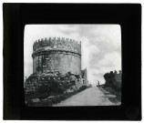 Tombeau de Caecilia Metella à Rome (Italie).