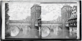 Pont couvert et tour fortifiée de Strasbourg (Bas-Rhin).