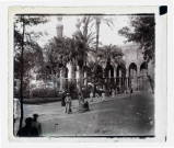 Jardin public du Caire (Égypte), à l'arrière des minarets.