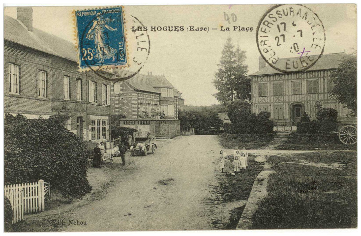 Hogues (Les). La Place.