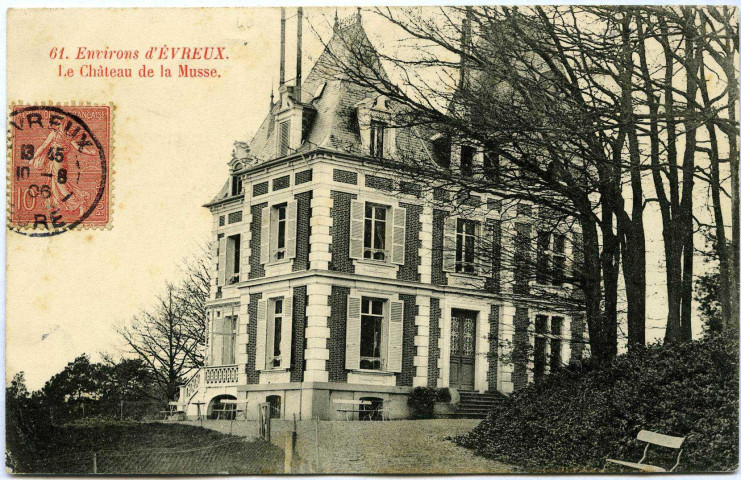 Aulnay-sur-Iton. Le Château de la Musse.