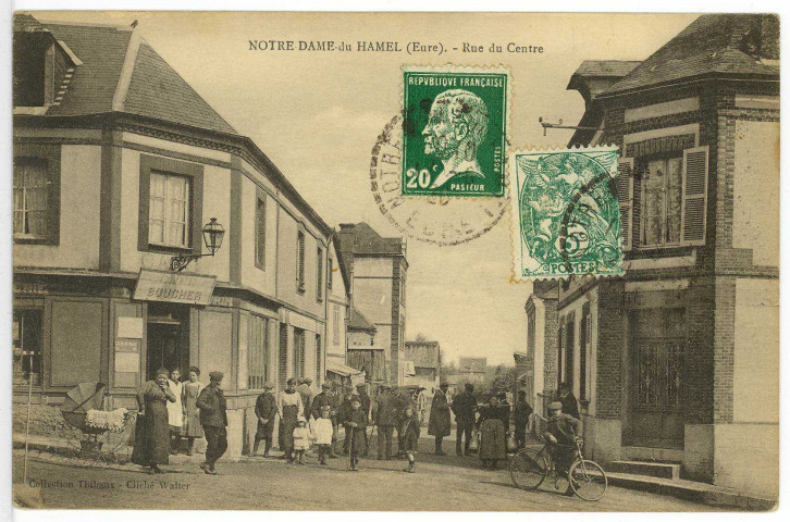 Notre-Dame-du-Hamel. Rue du Centre.