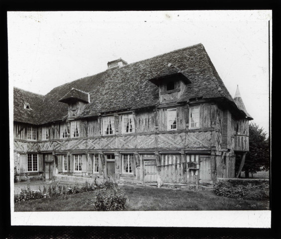 Façade du manoir de Coupesarte (Calvados).