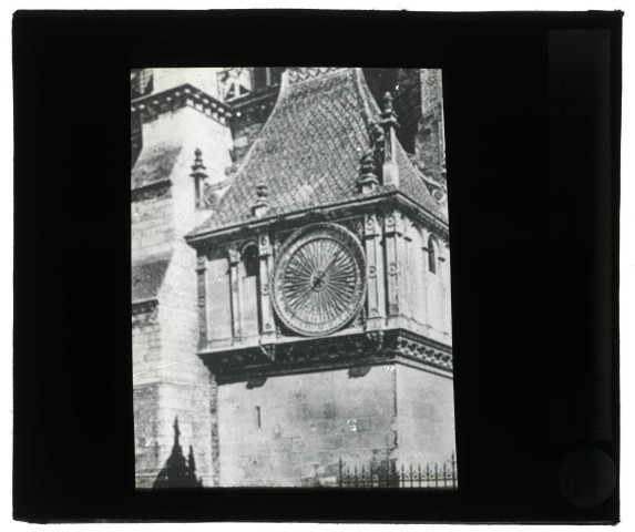 Cathédrale Notre-Dame de Chartres (Eure-et-Loir), pavillon de l'horloge construit par Jean de Beauce en 1520.