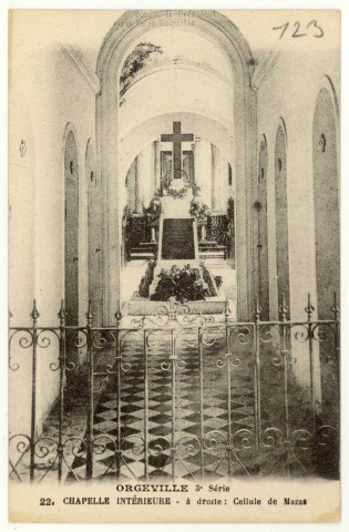 Caillouet-Orgeville. Chapelle Intérieure-à droite : Cellule de Mazas.