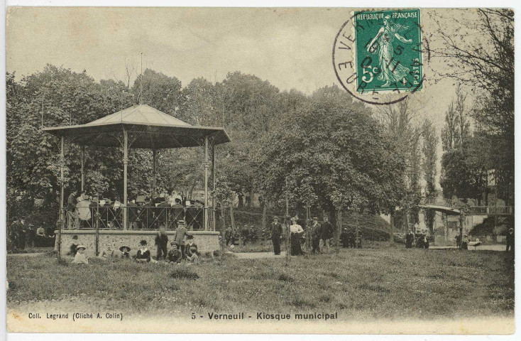 Verneuil-sur-Avre. Kiosque municipal.