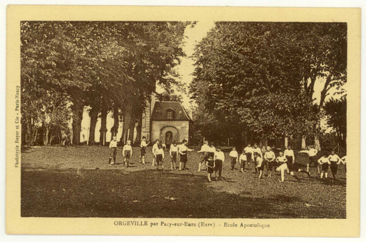 Caillouet-Orgeville. Ecole Apostolique.
