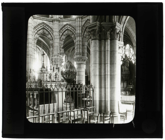 Église Saint-Sulpice de Chars (Val-d'Oise), déambulatoire.