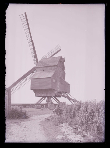 Moulin à vent de Coquelle (Pas-de-Calais).