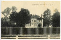 Saint-Eloi-de-Fourques. Le Manoir.