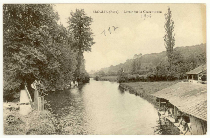 Broglie. Lavoir sur la Charentonne.