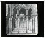 Palais de l'Alhambra à Grenade (Espagne), cour des lions, pavillon du couchant.