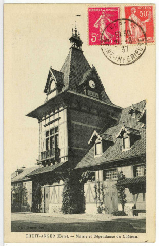 Thuit-Anger (Le). Mairie et Dépendance du Château.
